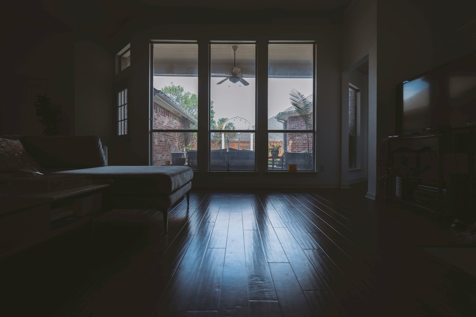GloTech Smart Home — still 2